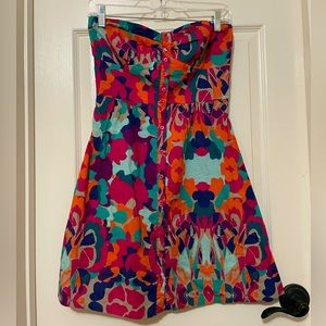 Strapless, colorful dress